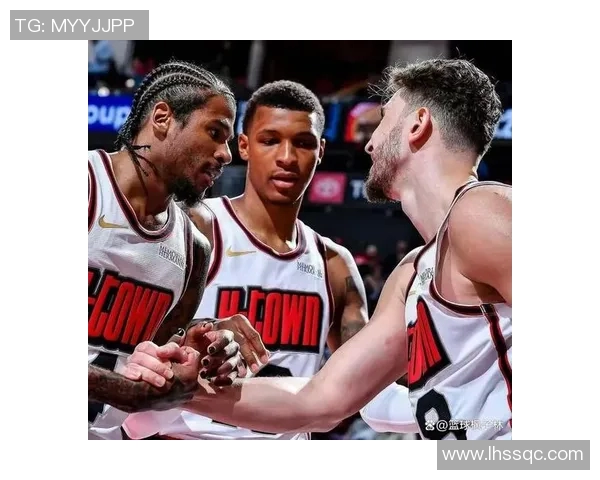 火箭队乌度卡盛赞新秀表现,格林与史密斯“火花兄弟”组合闪耀全场 火箭队乌度卡盛赞新秀表现,格林与史密斯“火花兄弟”组合闪耀全场